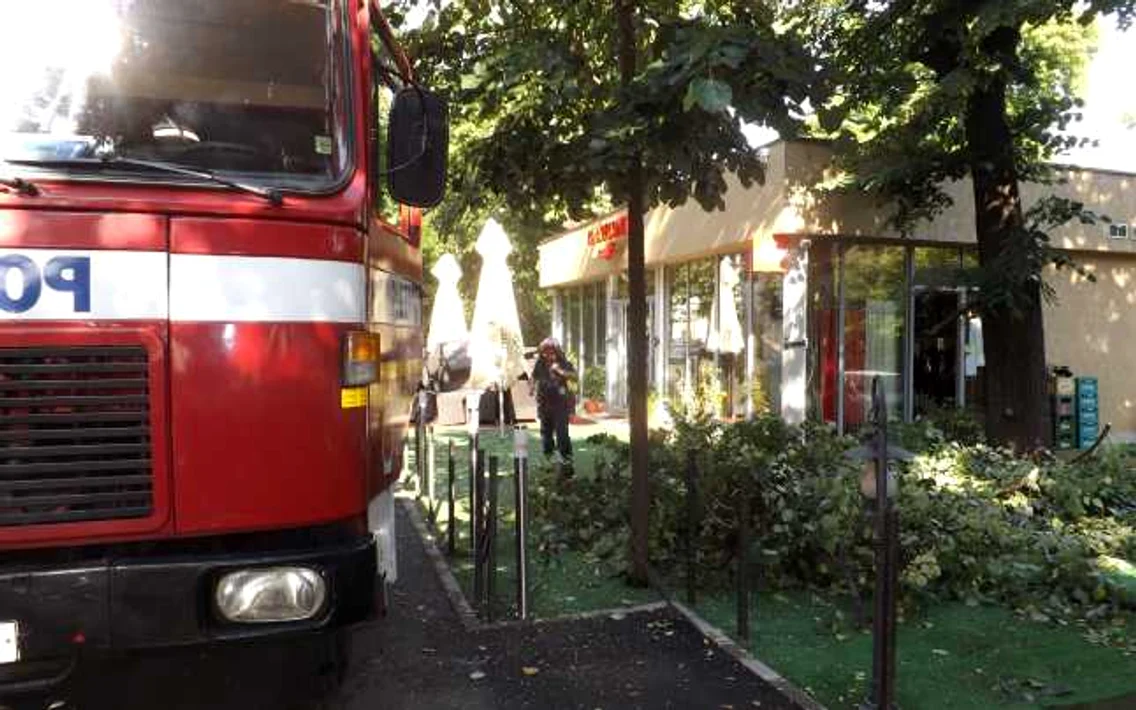 furtuna a afectat o terasa din severin FOTO Corina Macavei 