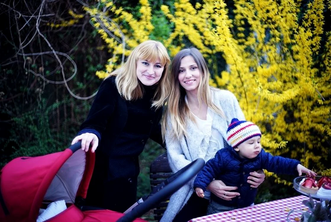 
    Dana Rogoz și soțul ei, Radu Dragomir, vor fi nași de botez pentru fetița unor prieteni actori, Andreea și Andrei Mateiufoto: arhiva personală  