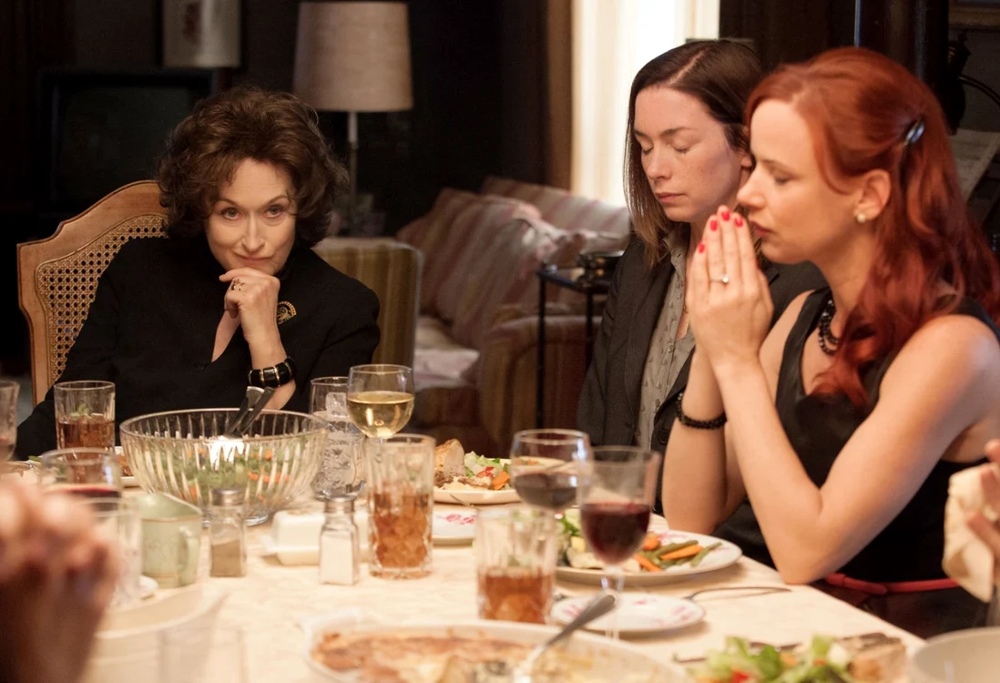 Actriţele Meryl Streep, Julianne Nicholson şi Juliette Lewis, în filmul „Ţinutul din mijlocul verii“ FOTO Ascot Elite