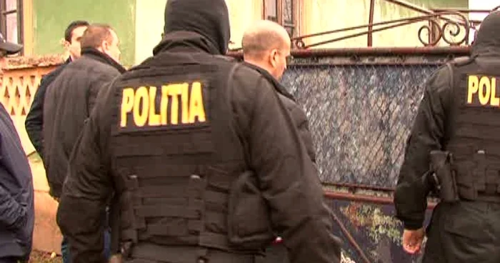 Polițiștii au efectuat 10 percheziții la locuințele suspecților FOTO arhivă Adevărul