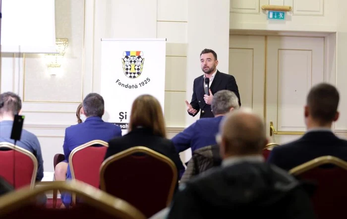 
    Vlad Ardeleanu, noul președintele Federației Române de Șah, la prima conferință de presă de la alegeri  