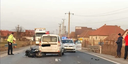 Accident pe DN 1 la ieşire din Bradu spre Braşov în Sibiu - coliziune în lanţ din cauza nepăstrării distanţei corespunzătoare în mers Foto Info trafic Sibiu