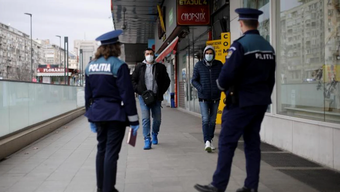 Polițiștii au prins 20 de bucureșteni cu adeverințe false de serviciuFoto: Digi24