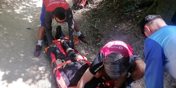 Turista muscata de câini de stână