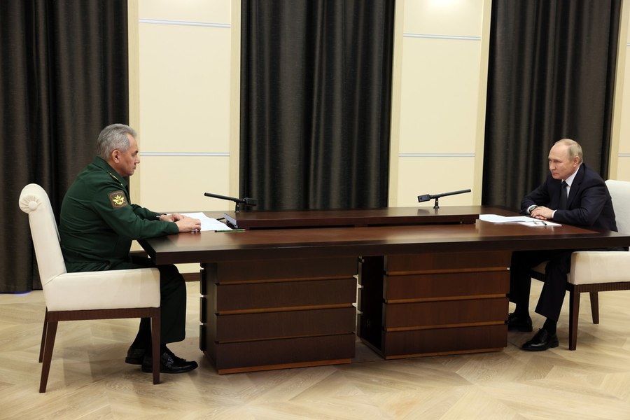 Putin, la fel ca Stalin: O posibilă explicație pentru schimbările frecvente din conducerea militară a Rusiei