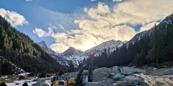 Lucrari Fagaras FOTO Horia Petrovanu jpg