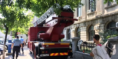 incendiu universitate dimitrie cantemir