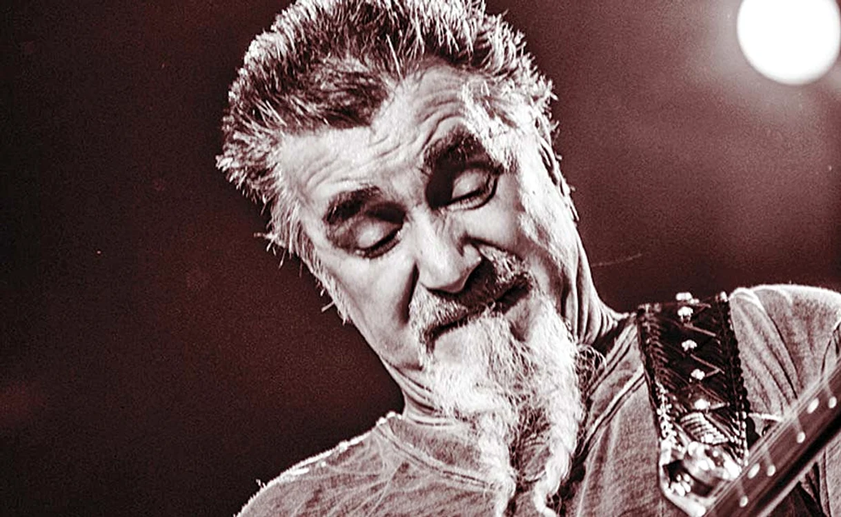 Titi Bălteanu are şi barbă, şi cioc