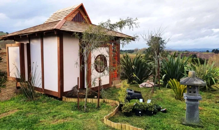 La 76 de ani, și-a construit singur, în 4 luni, o ceainăriev / foto: Blic