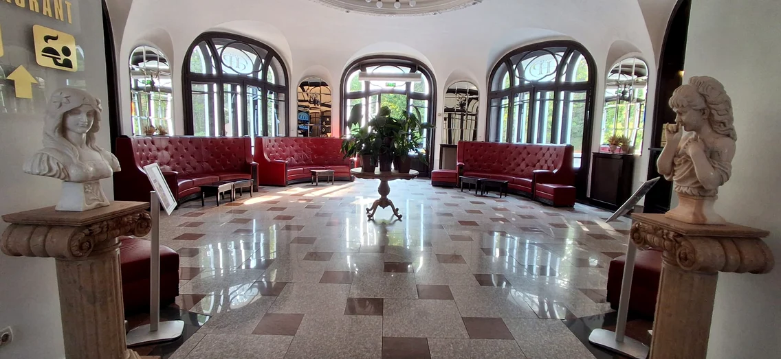 Hotel Palace recepția
