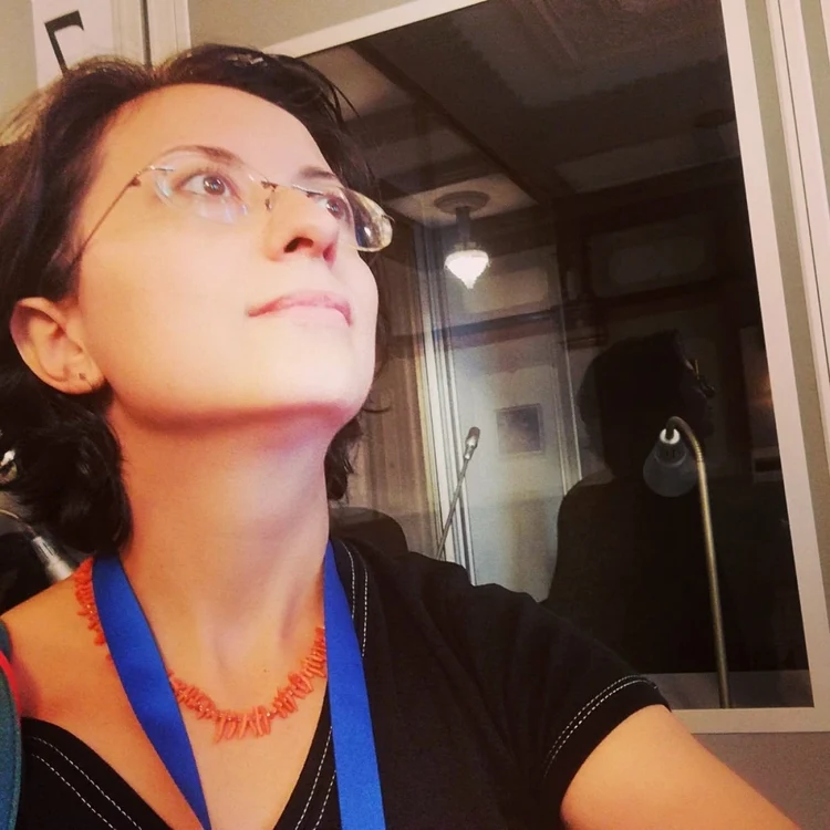 Iulia Daniela Negru a lucrat în România ca jurnalist, sursa: Facebook