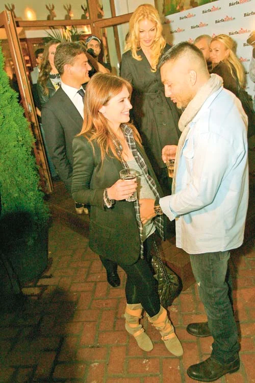 
    Maria Marinescu şi Frank Colin s-au căsătorit civil pe 21 martie 2009,  iar nunta a avut loc în iunie, la Paris  