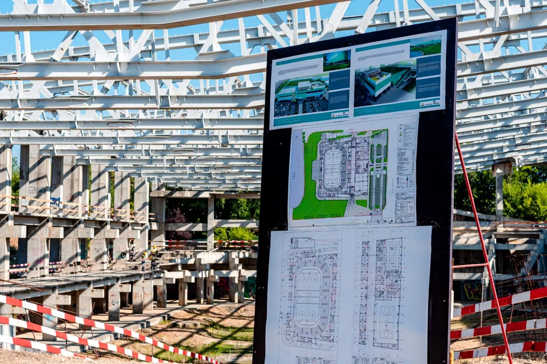 Șantierul de construcție al Patinoarului Mihai Flamaropol din București
