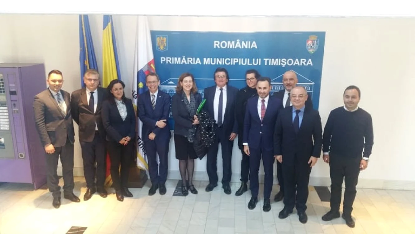 Primarii din Timişoara, Cluj - Napoca şi Arad s-au întâlnit la Timişoara cu reprezentanţi ai CE FOTO D.D.