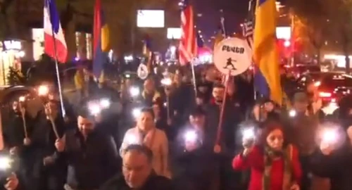 Armeni și imigranți ruși înfruntându-l pe Putin pentru războiul din Ucraina FOTO Twitter