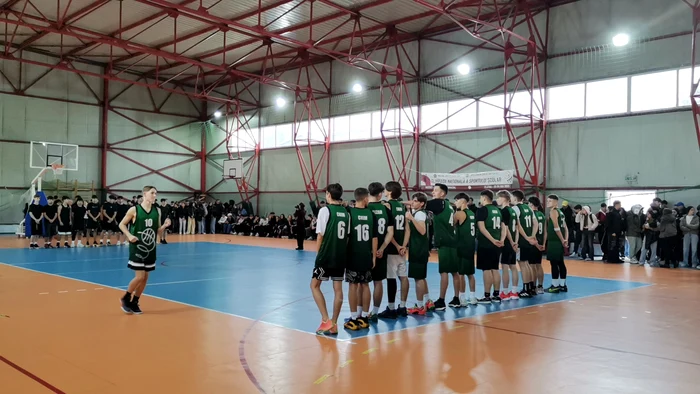 Echipele CNRG și CNIM, vechi rivale, au avut de data aceasta un obiectiv comun FOTO: A.M.