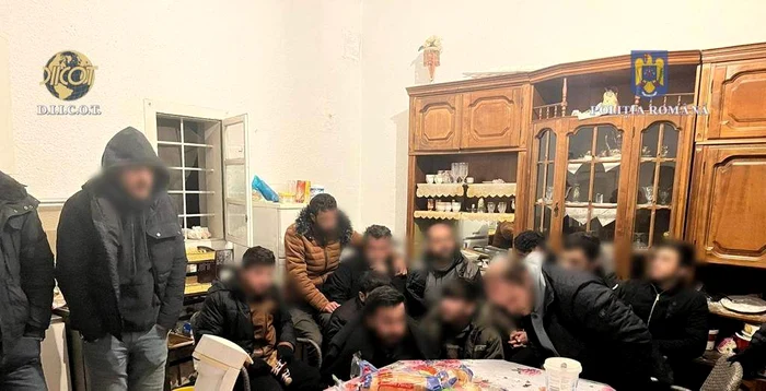 Au fost reținute mai multe persoane FOTO Poliția Română