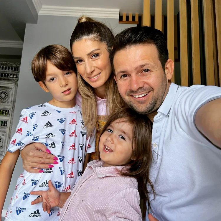Robert Tudor și familia lui / foto: Social media 