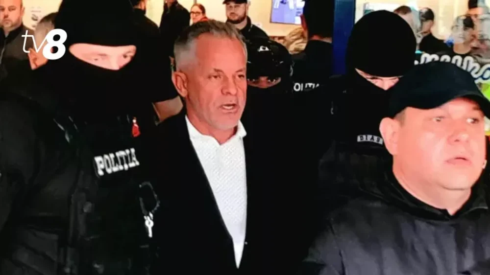 Reacții după ce fugarul Plahotniuc a fost adus în cătușe la Chișinău: ,,Plahotniuc nu uita, pușcăria-i casa ta”
