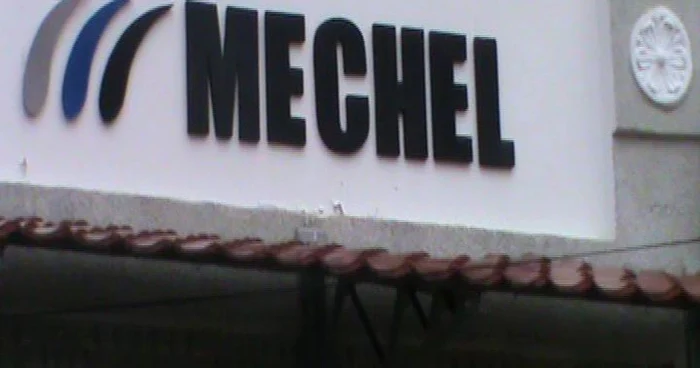 Mechel produce oţel şi cărbune siderurgic şi are aproximativ 80.000 de angajaţi în întreaga lume
