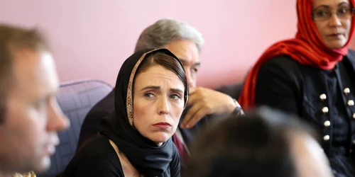 Premierul Noii Zeelande se întâlneşte cu membrii comunităţii musulmane după masacrul de la Christchurch 15 martie 2019 FOTO EPA-EFE