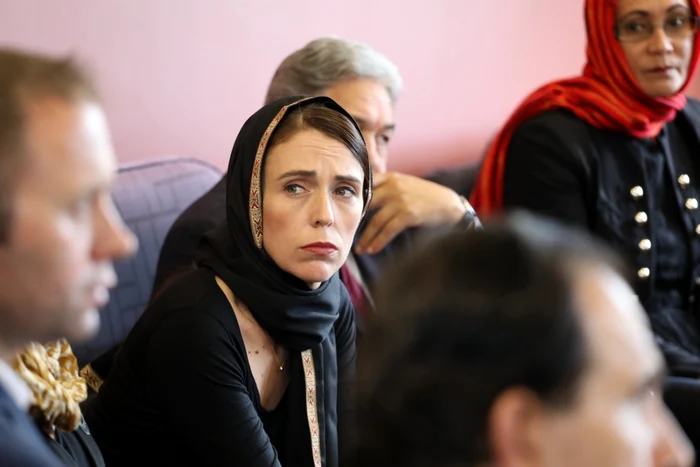 Premierul Jacinda Ardern la o întâlnire cu membrii comunităţii musulmane FOTO EPA-EFE