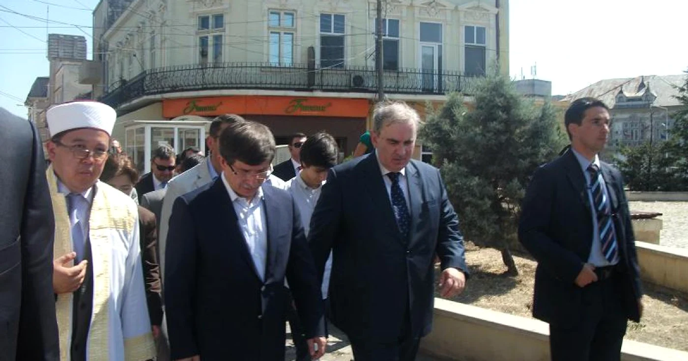 Ministrul de Externe turc, în vizită în zona istorică a oraşului