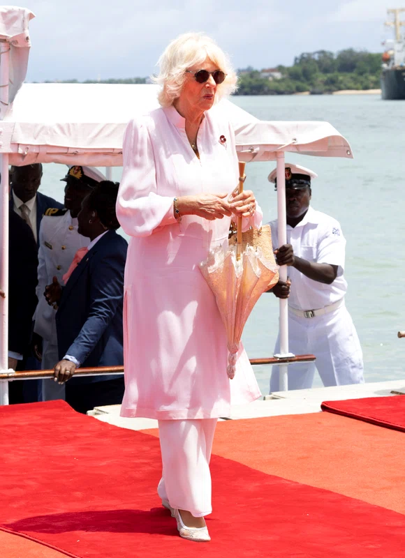 Regina Camilla și Regele Charles au ajuns ieri în Mombasa