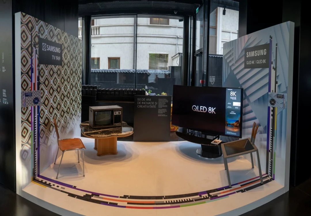 În stânga primul televizor Samsung, din 1969, în dreapta televizor QLED 8K din 2019. FOTO Samsung