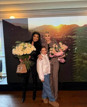 Anamaria Prodan, Andreea Tonciu și fiica ei, Rebeca foto: arhiva personală 