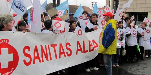 120 de membri Sanitas Alba protestează mâine la Bucureşti