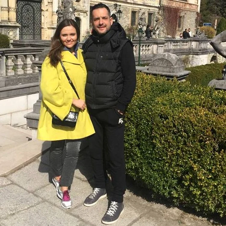 
    Cristina Șișcanu nu are nicio problemă în a-și arăta decolteul Foto: captură video  
