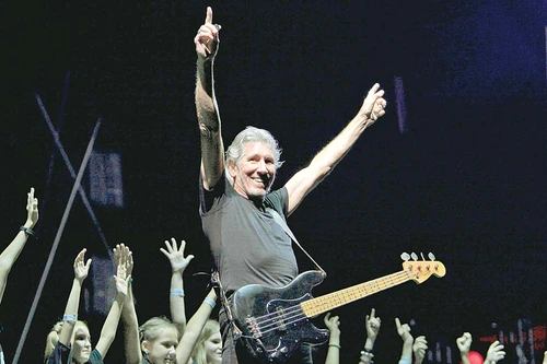 Roger Waters,  fondatorul Pink  Floyd, a cântat  în faţa a 50 000  de spectatori jpeg