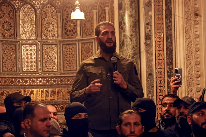Liderul de facto al Siriei, Abu Mohammed al-Jolani, ține un discurs într-o moschee FOTO PROFIMEDIA