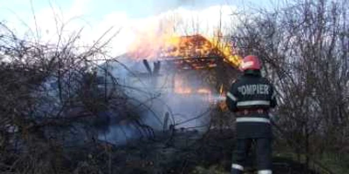 Râmnicu Vâlcea: O bătrână a murit într-un incendiu