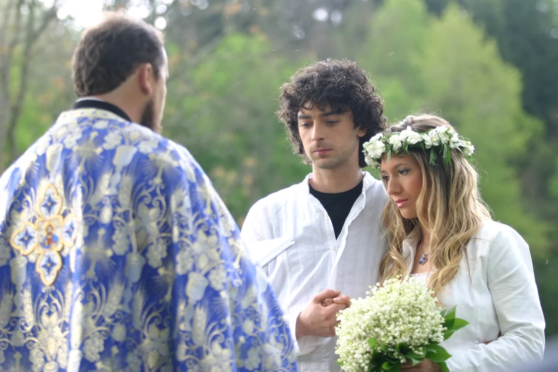 
    Adela Popescu și Dan Bordeianu s-au căsătorit doar în telenovela ”Numai iubirea”foto: Acasă Tv  