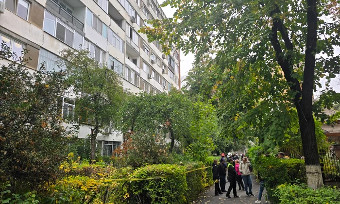 Bloc de pe Drumul Taberei, rupt de cutremur