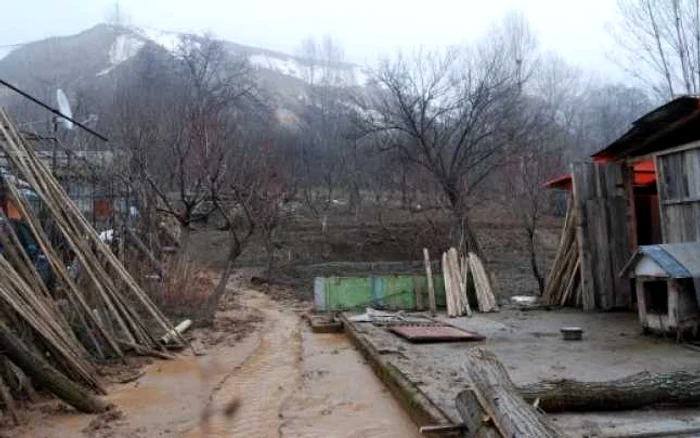 Grădinile oamenilor au fost distruse de alunecările de teren