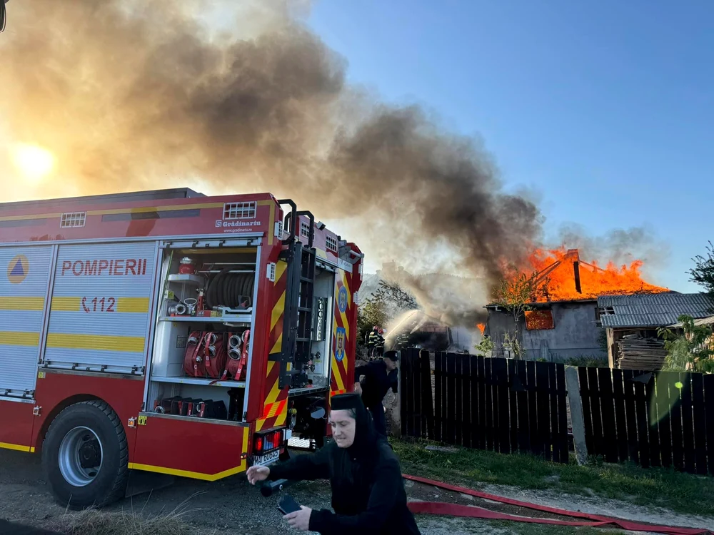 Incendiul a fost provocat de un scurtcircuit FOTO Mănăstirea Văratec