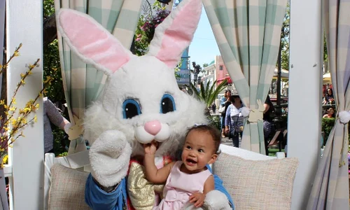 luna legend, John, Chrissy teigen png