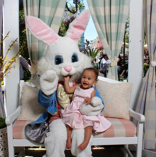 luna legend, John, Chrissy teigen png