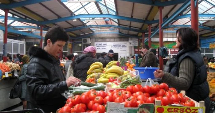 Vânzările la fructe şi legume au crescut în aceste zile