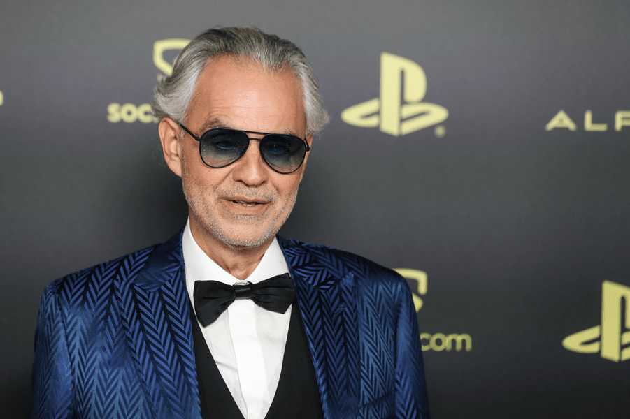 Andrea Bocelli a rămas orb dintr-o joacă. Incidentul care l-a lăsat toată viața în întuneric