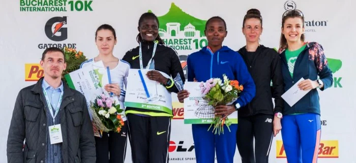 Andreea (în partea stângă) este noua speranţă a atletismului românesc