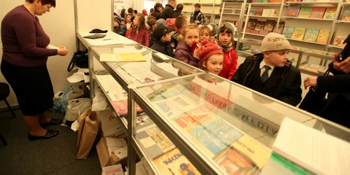salonul de carte