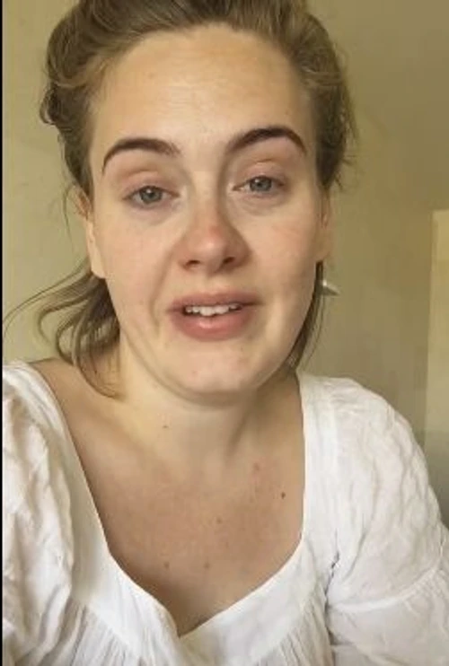 Adele racita cobza jpeg