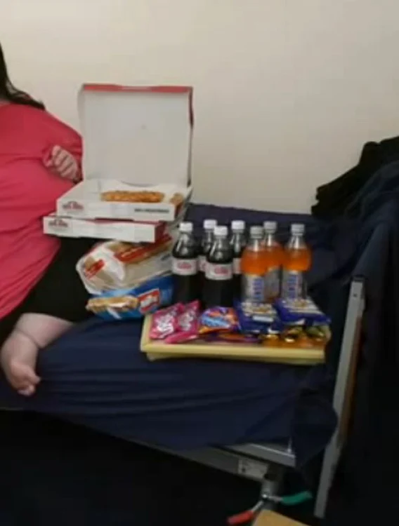 Femeia avea 44 de ani şi a pierdut lupta cu cele 250 de kilogrameFoto: Captură Youtube