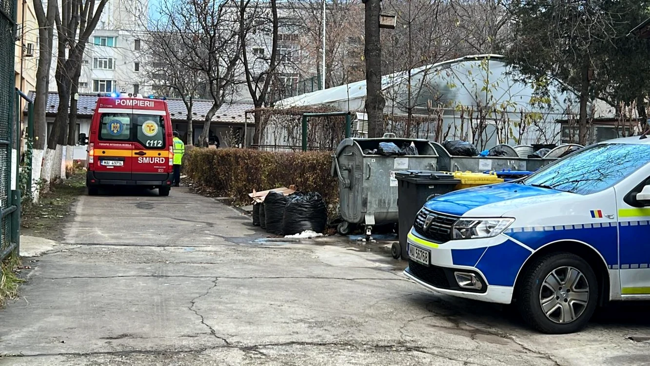 Ambulanța a ajuns la fața locului FOTO telem.ro