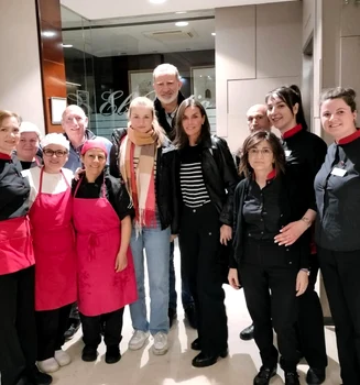 Regele Felipe și Regina Letizia au luat masa în oraș cu Prințesa Leonor