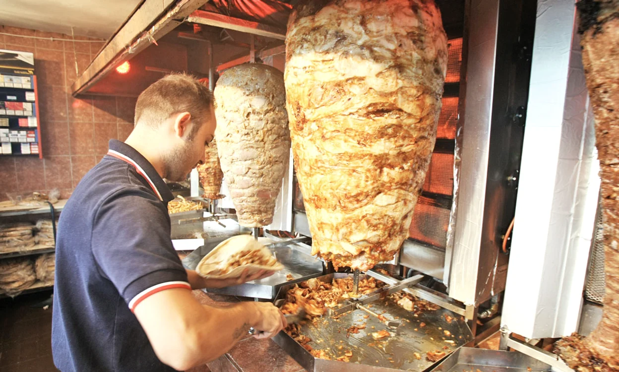 Şaorma, cea mai  populară în România